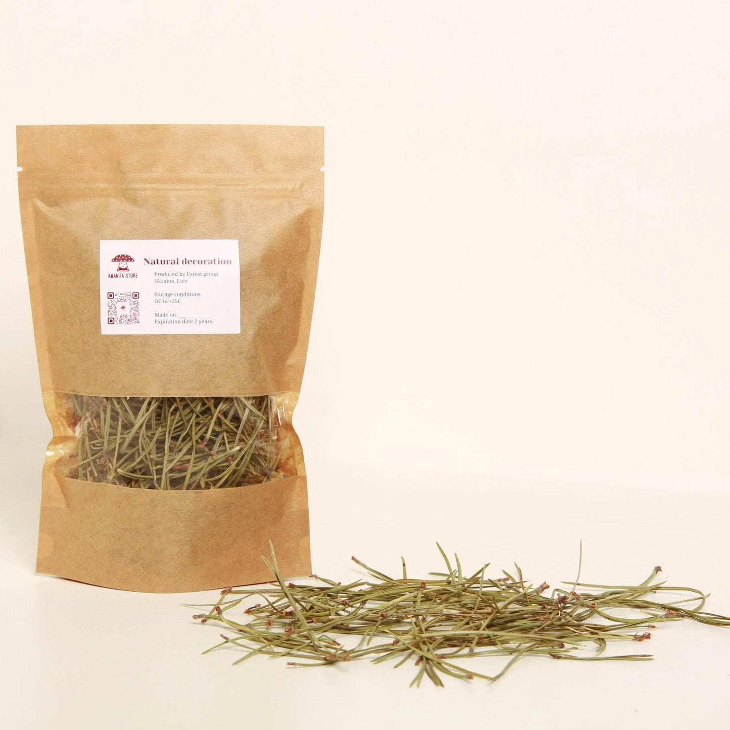 Produtos orgânicos frescos expostos em um ambiente de mercado, destacando opções de alimentos naturais e saudáveis ​​para consumidores conscientes.